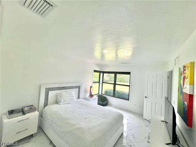1919 Countess CT, Naples, FL 34110