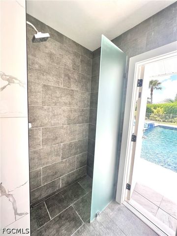 1919 Countess CT, Naples, FL 34110