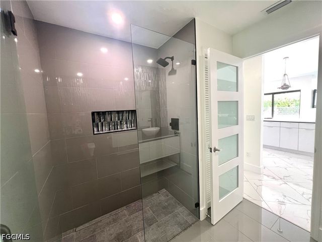 1919 Countess CT, Naples, FL 34110
