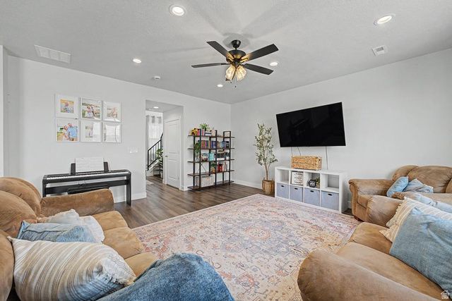 9822 N BRIDGE ST, Eagle Mountain, UT 84005