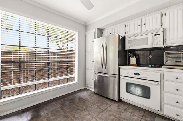 7640 W Greenway Boulevard 7F, Dallas, TX 75209