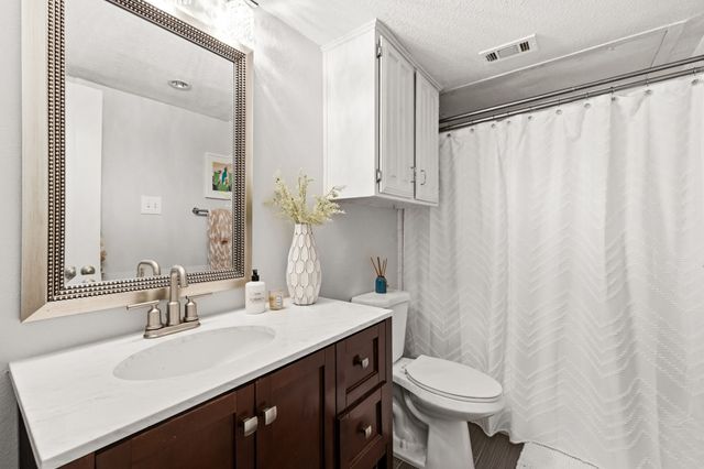 7640 W Greenway Boulevard 7F, Dallas, TX 75209