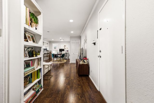 7640 W Greenway Boulevard 7F, Dallas, TX 75209