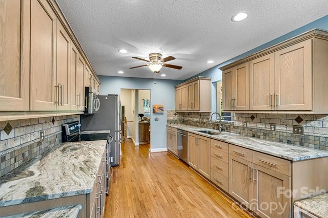 7538 Golf Course Drive S, Denver, NC 28037