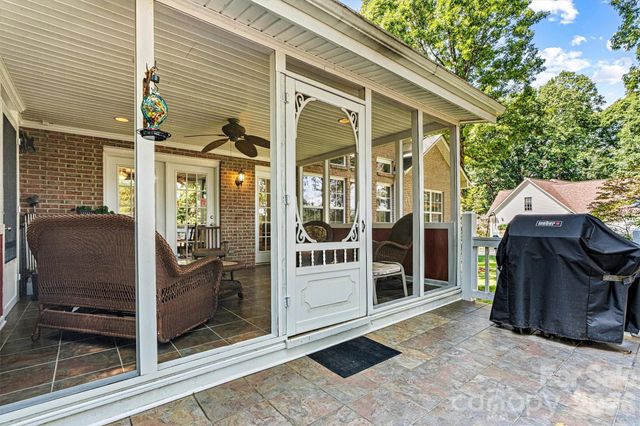 7538 Golf Course Drive S, Denver, NC 28037