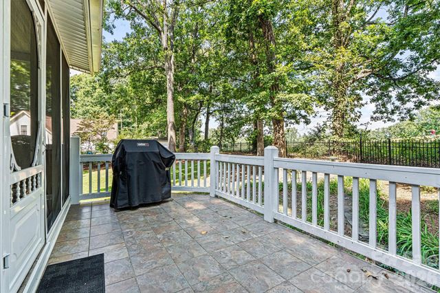 7538 Golf Course Drive S, Denver, NC 28037