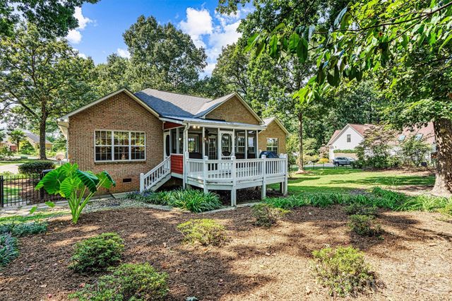 7538 Golf Course Drive S, Denver, NC 28037