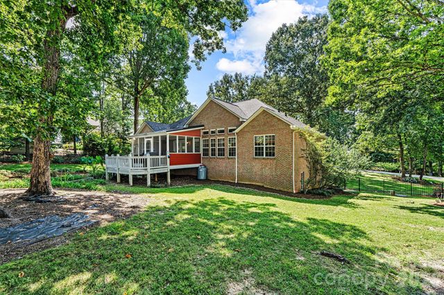 7538 Golf Course Drive S, Denver, NC 28037