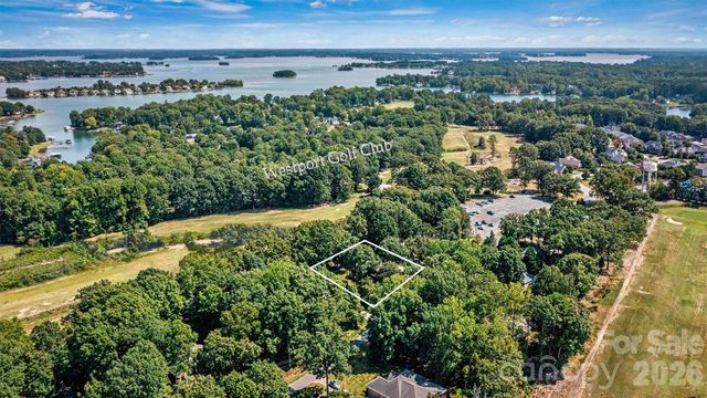 7538 Golf Course Drive S, Denver, NC 28037