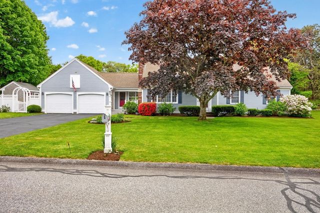 3 Crestview Dr, Harwich, MA 02645
