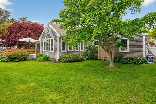 3 Crestview Dr, Harwich, MA 02645
