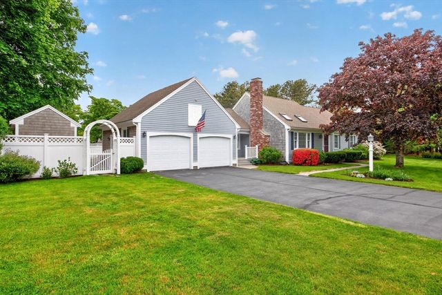 3 Crestview Dr, Harwich, MA 02645