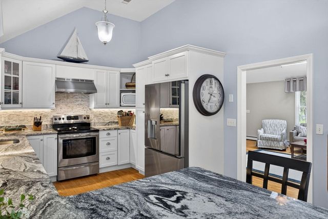 3 Crestview Dr, Harwich, MA 02645