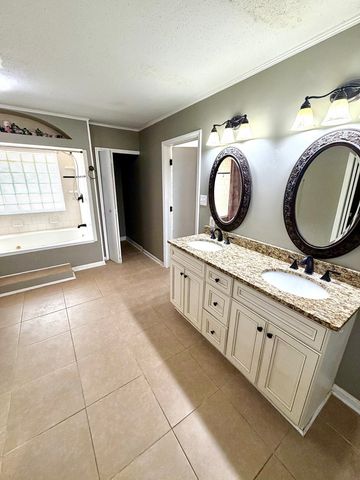 1935 Denton Rd., Dothan, AL 36303