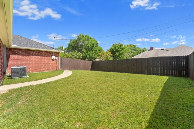 322 Hillcroft Drive, Duncanville, TX 75137