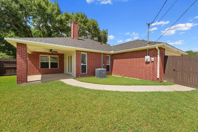 322 Hillcroft Drive, Duncanville, TX 75137