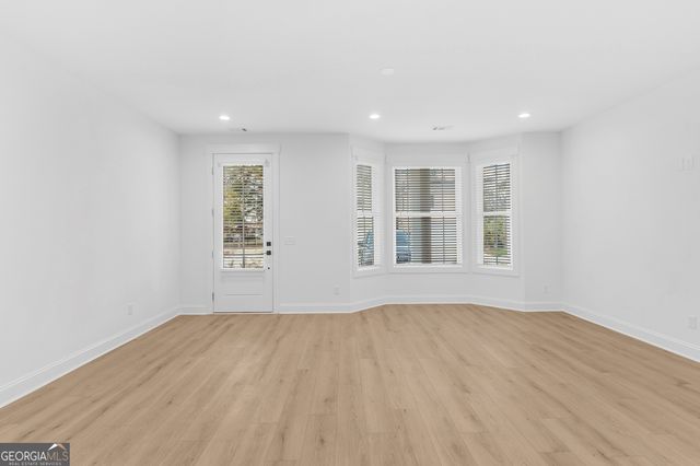 1207 E 34th Street, Savannah, GA 31404