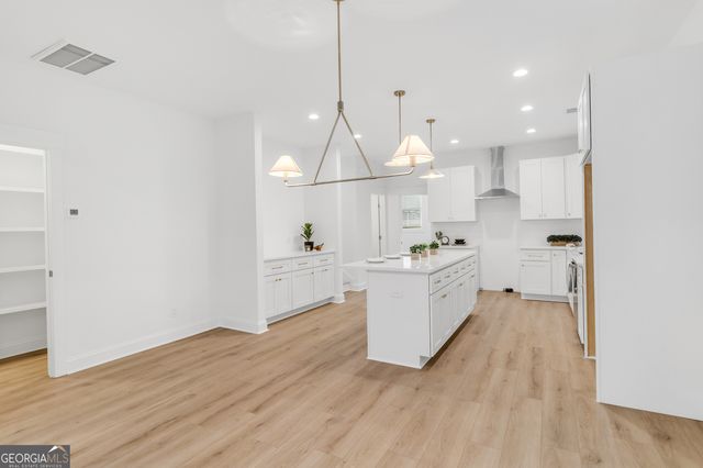 1207 E 34th Street, Savannah, GA 31404