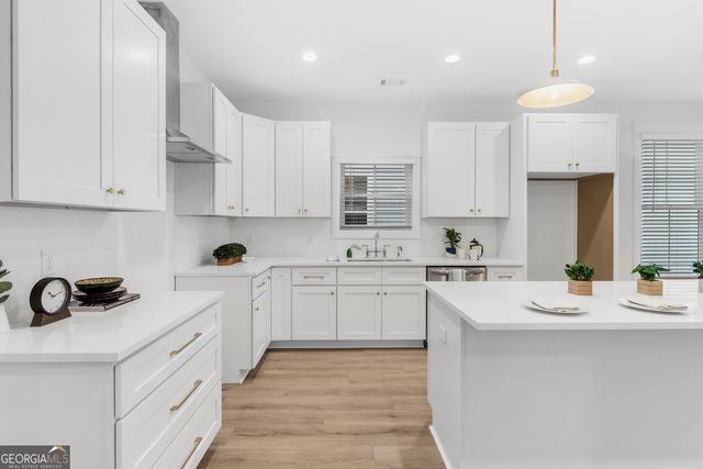 1207 E 34th Street, Savannah, GA 31404