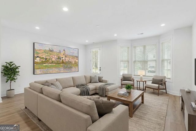 1207 E 34th Street, Savannah, GA 31404