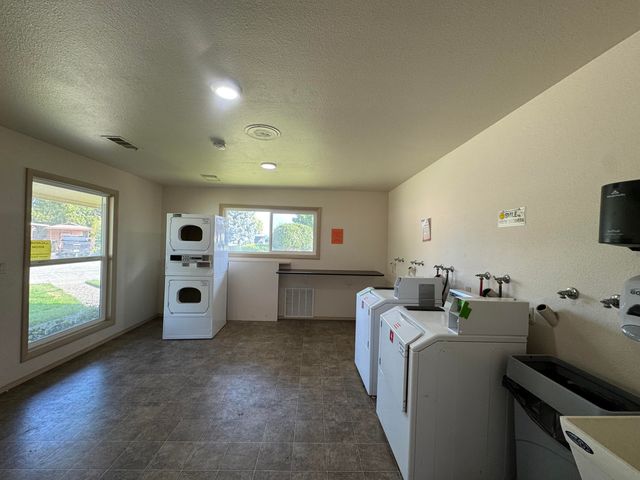 705 Tawn Cheree, Medford, OR 97501