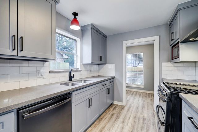 9907 Greencreek Drive, Houston, TX 77070