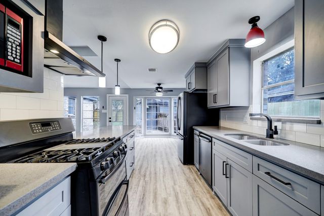 9907 Greencreek Drive, Houston, TX 77070