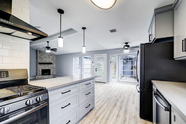9907 Greencreek Drive, Houston, TX 77070