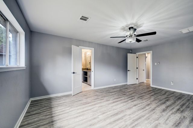 9907 Greencreek Drive, Houston, TX 77070