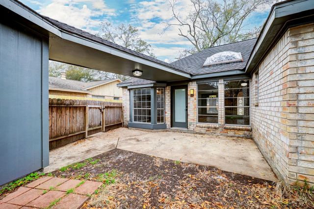 9907 Greencreek Drive, Houston, TX 77070