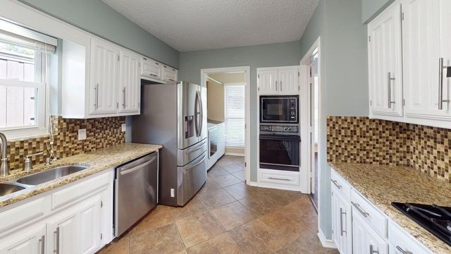 2210 Ridgewood, Carrollton, TX 75006