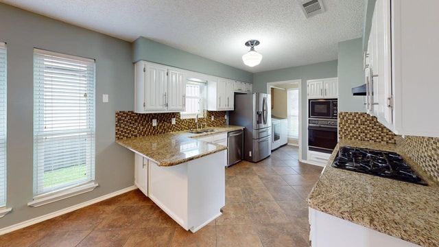 2210 Ridgewood, Carrollton, TX 75006