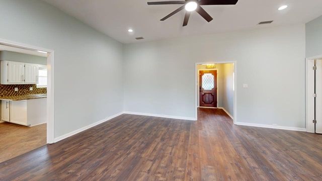 2210 Ridgewood, Carrollton, TX 75006
