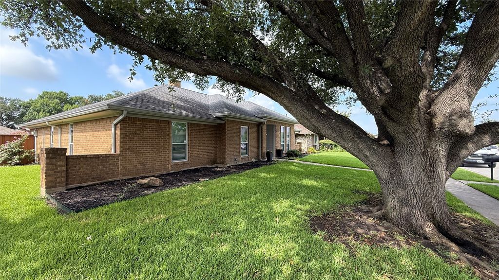 2210 Ridgewood, Carrollton, TX 75006
