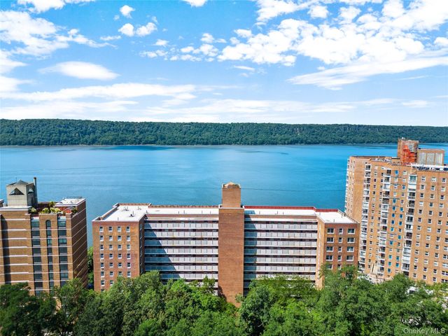 2575 SW Palisade Avenue 12C, Bronx, NY 10463