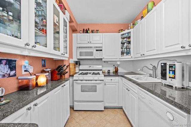 2575 SW Palisade Avenue 12C, Bronx, NY 10463