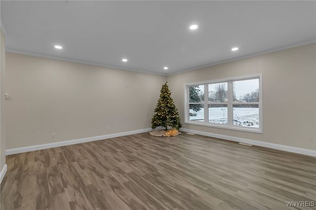 5200 Berg Road, West Seneca, NY 14218