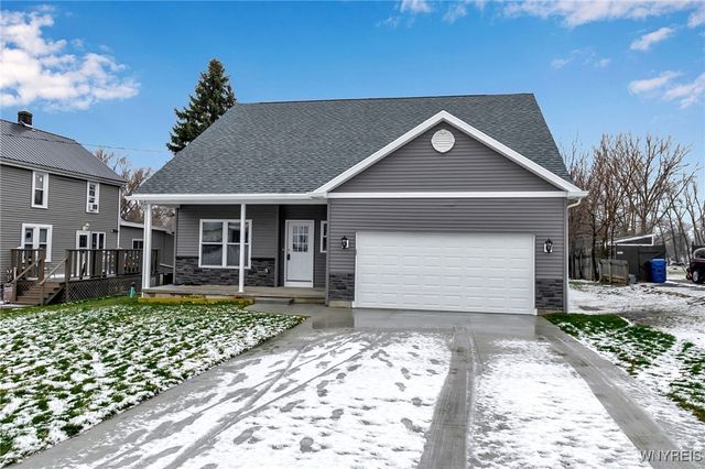 5200 Berg Road, West Seneca, NY 14218