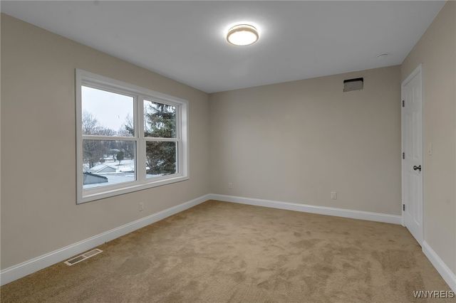 5200 Berg Road, West Seneca, NY 14218