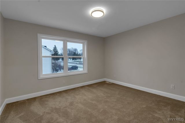 5200 Berg Road, West Seneca, NY 14218