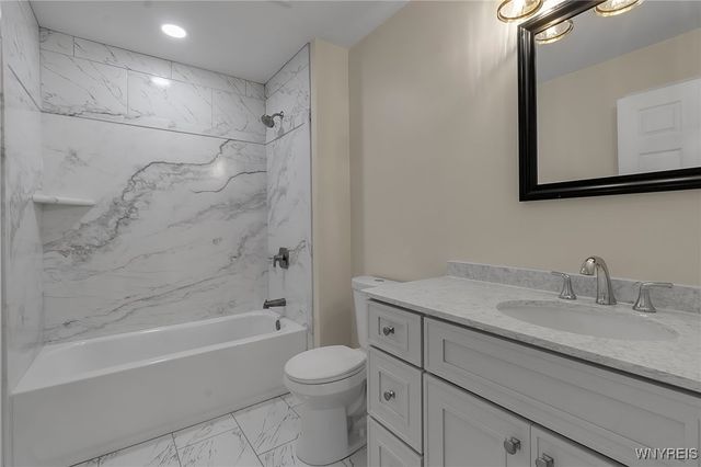 5200 Berg Road, West Seneca, NY 14218