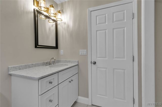 5200 Berg Road, West Seneca, NY 14218