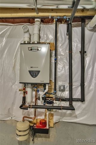 5200 Berg Road, West Seneca, NY 14218