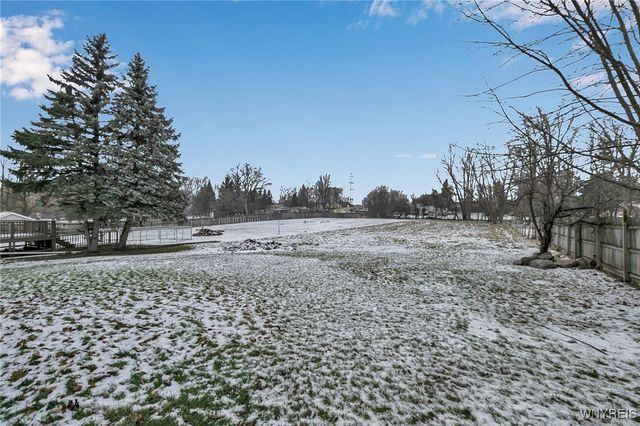 5200 Berg Road, West Seneca, NY 14218