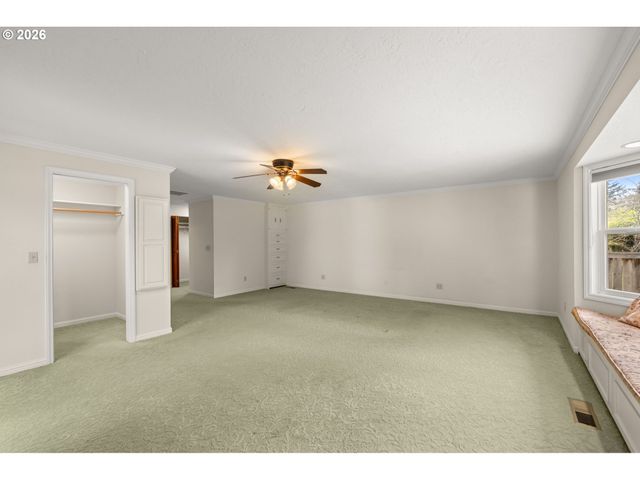 394 CHERRY Dr, Eugene, OR 97401