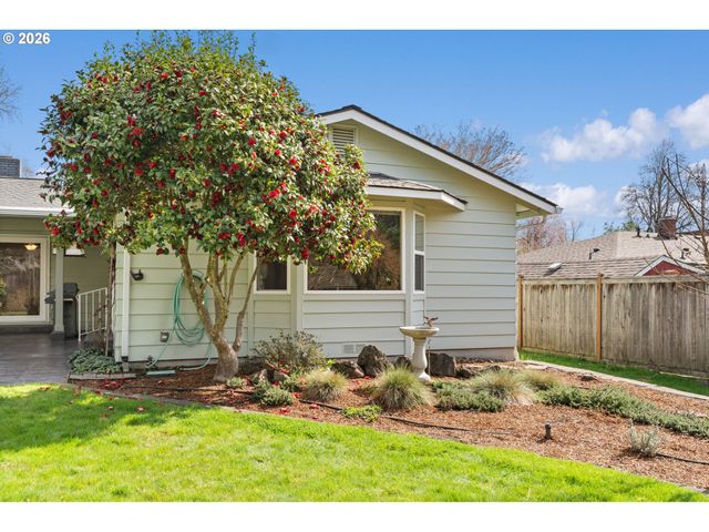 394 CHERRY Dr, Eugene, OR 97401