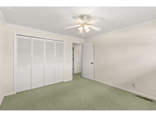 394 CHERRY Dr, Eugene, OR 97401