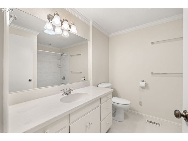 394 CHERRY Dr, Eugene, OR 97401