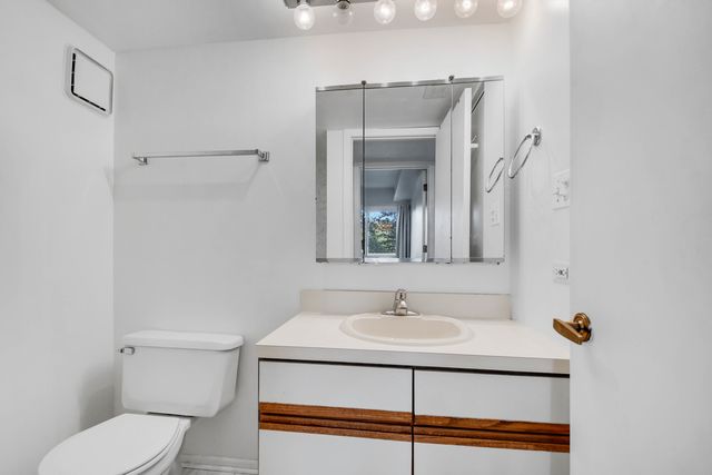 5960 Lake Bluff Drive 302, Tinley Park, IL 60477