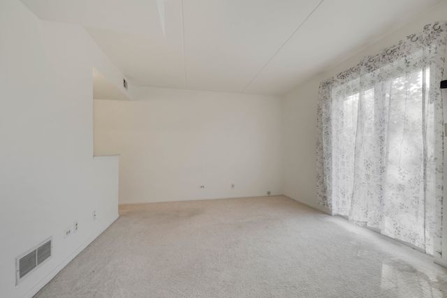 5960 Lake Bluff Drive 302, Tinley Park, IL 60477